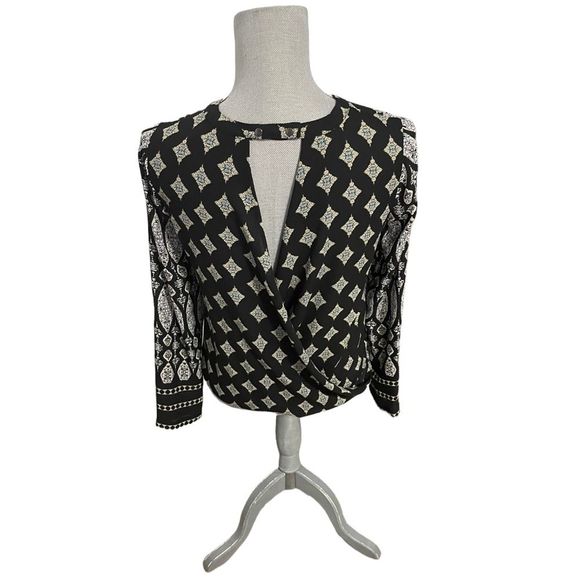 BCBG Donella Black Abstract Long Sleeve Black Blouse Women’s Size XXS - Picture 2 of 6